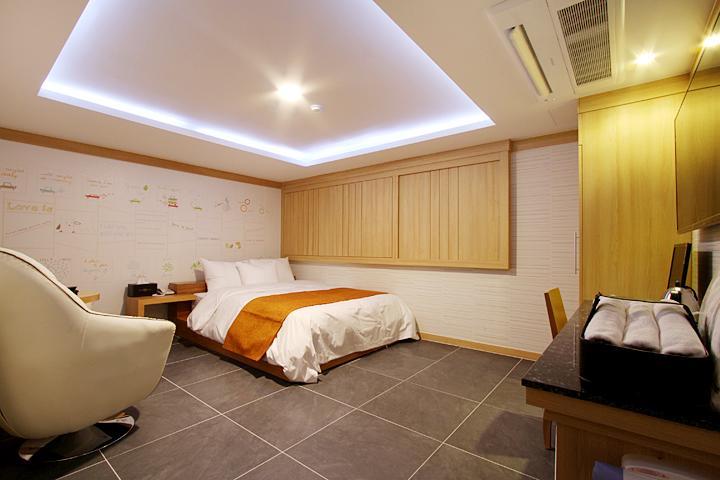 Suwon Orsay Business Hotel Exterior photo